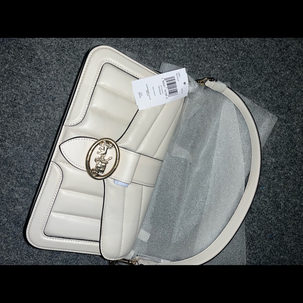 Authentic Coach bag (WILL BE SHIPPED WITHIN 2-3 DAYS OF PURCHASE)